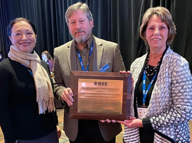 John Verboncoeur, president of the IEEE Technical Activities Board, presented the award to Dalma Novak [left] and Ruth Dyer at the February board meeting series. Novak is the chair of the IEEE TAB Committee on Diversity and Inclusion. Tom Compton